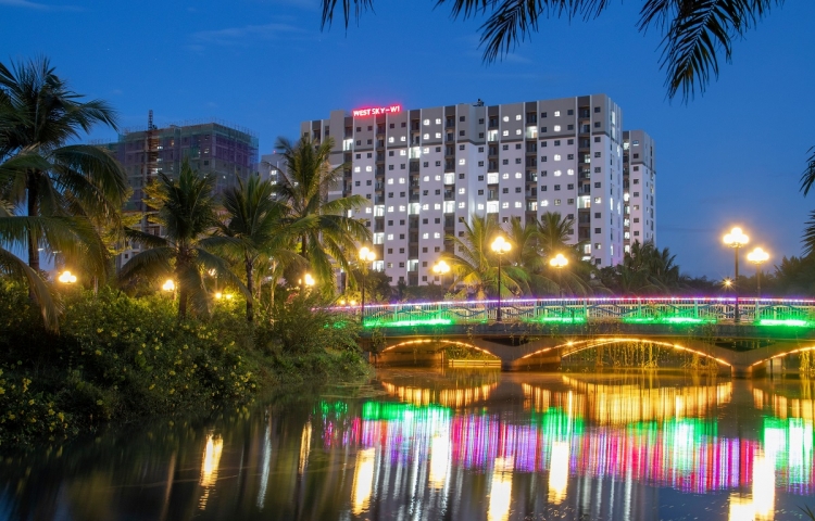 ĐÊM WEST SKY – KHI NHỮNG Ô CỬA SỔ THẮP SÁNG MỘT CỘNG ĐỒNG HẠNH PHÚC